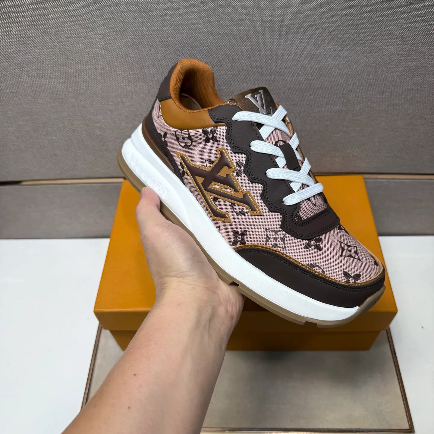 ⬛️Men's shoes 💰p442 [LV～] Men's casual shoes 2025z cabinet sales simultaneously 🔶Size: 38-44#️⃣ 🔷2 colors🔜The upper is made of multi-material splicing➕Mesh lining, comfortable and breathable, sole: original comfortable and wear-resistant outsole, ⚠️real thing📱photographed🎬real thing is better📢📢📢